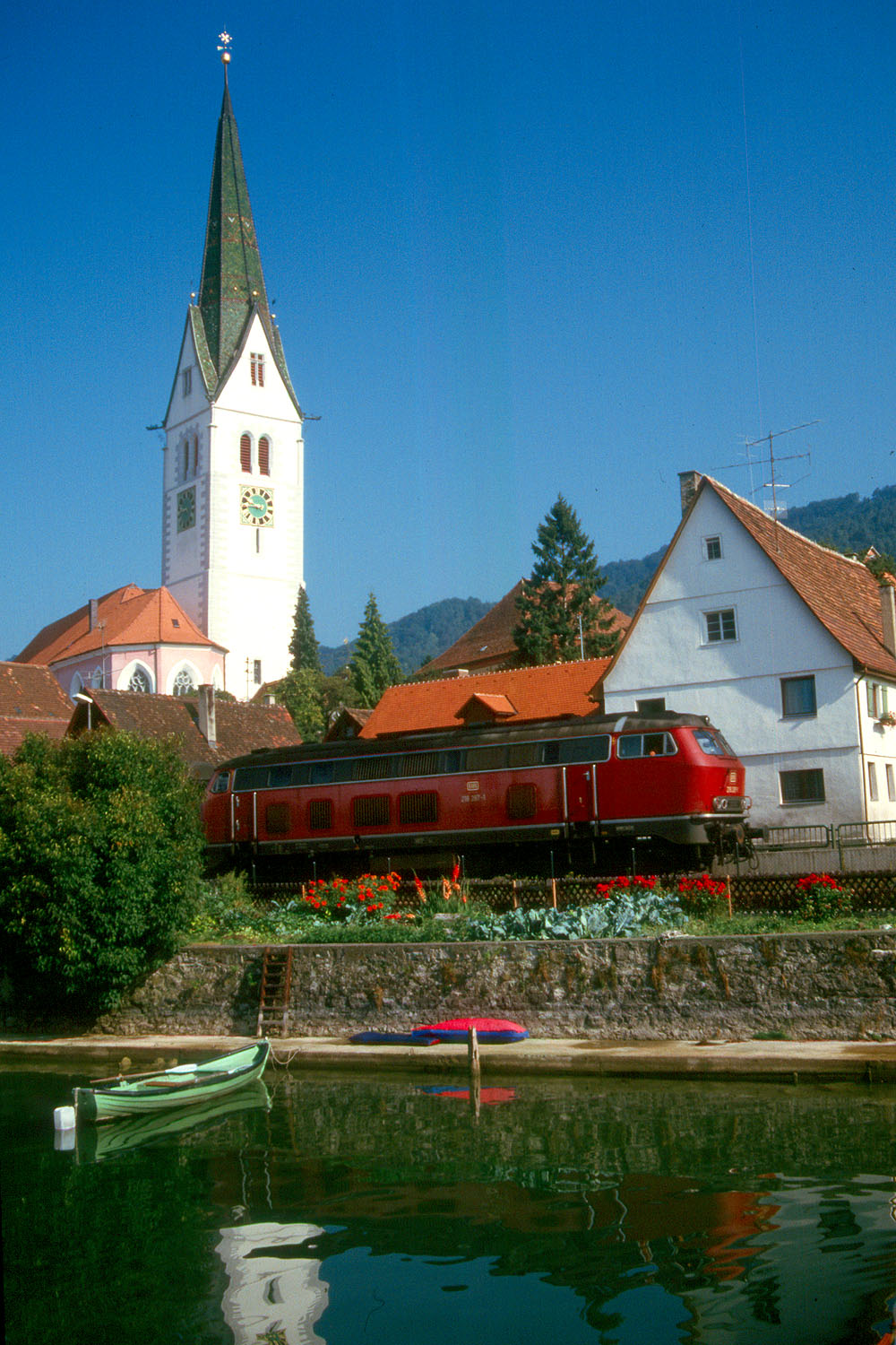 https://www.eisenbahnfotograf.de/datei/August 1986/1120150 DB 218287 Sipplingen 7.8.86.jpg